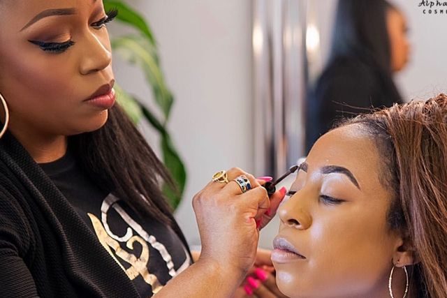 Best Makeup Artist For Hire In Cameroon